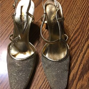 Women’s size 7m gold glitter dressy 3 inch heels JE party holiday